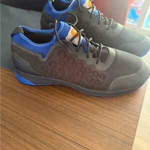 Never worn Mens carhartt sneakers